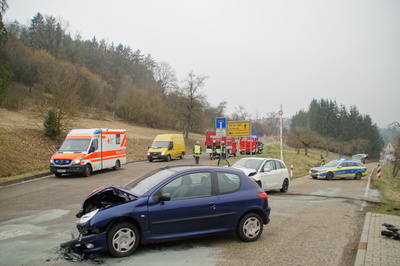 Aidlingen K1063: Frontalzusammenstoss nach Abbiegefehler